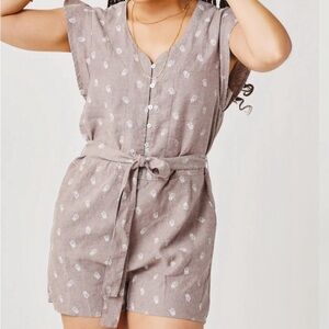 Carve Designs Remi Romper, dark fawn Dakota print, Medium.